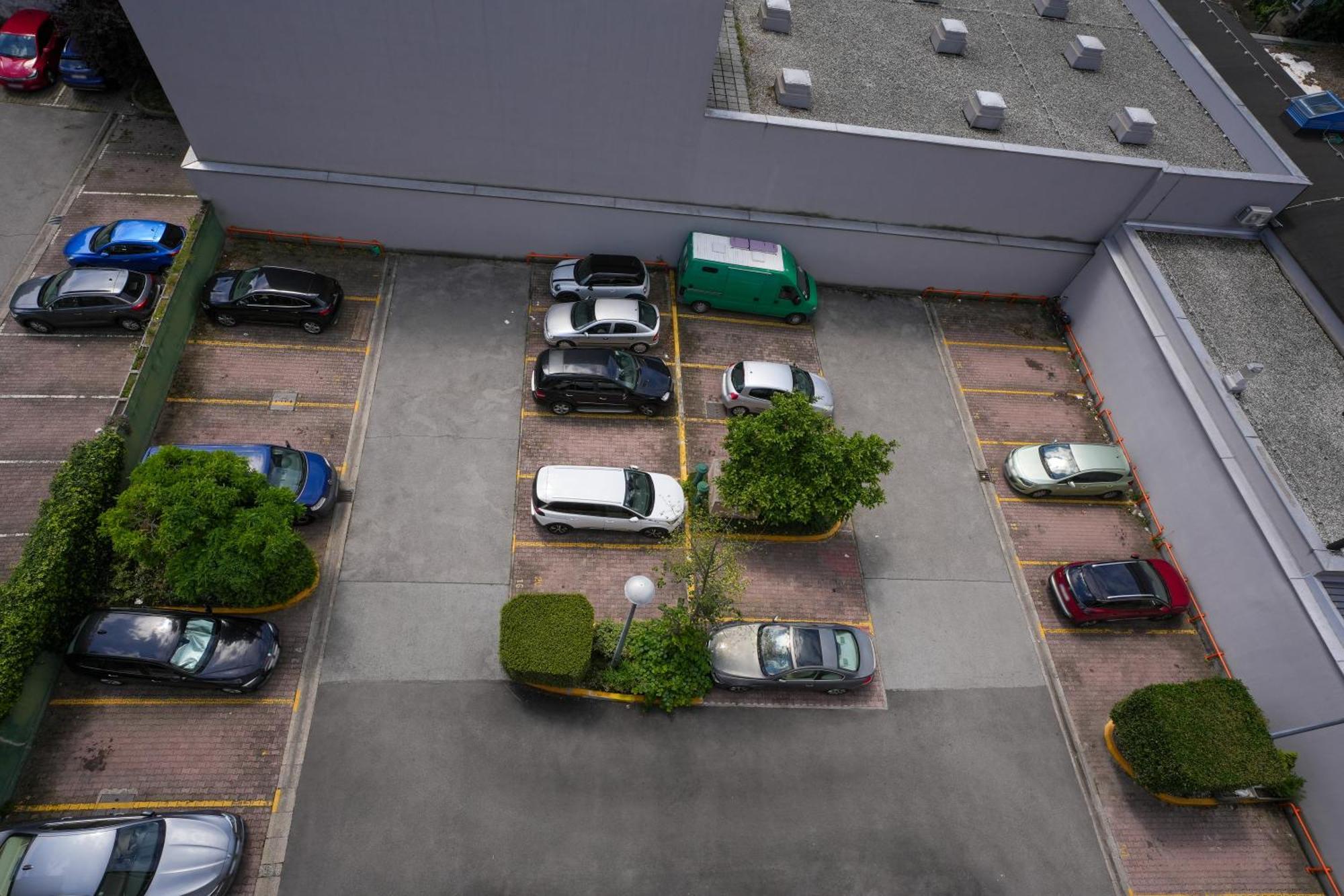 Sunshine Centre Free Parking